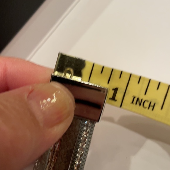 Fesciory Leopard 4 strand silver tone bracelet w/rhinestones. Magnetic closure. - Picture 5 of 7